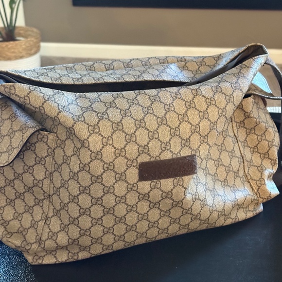 Gucci large changing bag (authentic)